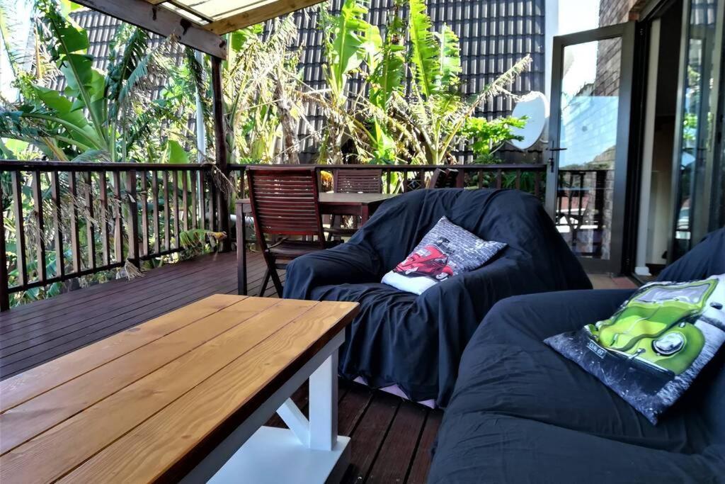 Glen Eden 2 Bedroom Guest Suite At A-Frame Glengariff Beach מראה חיצוני תמונה